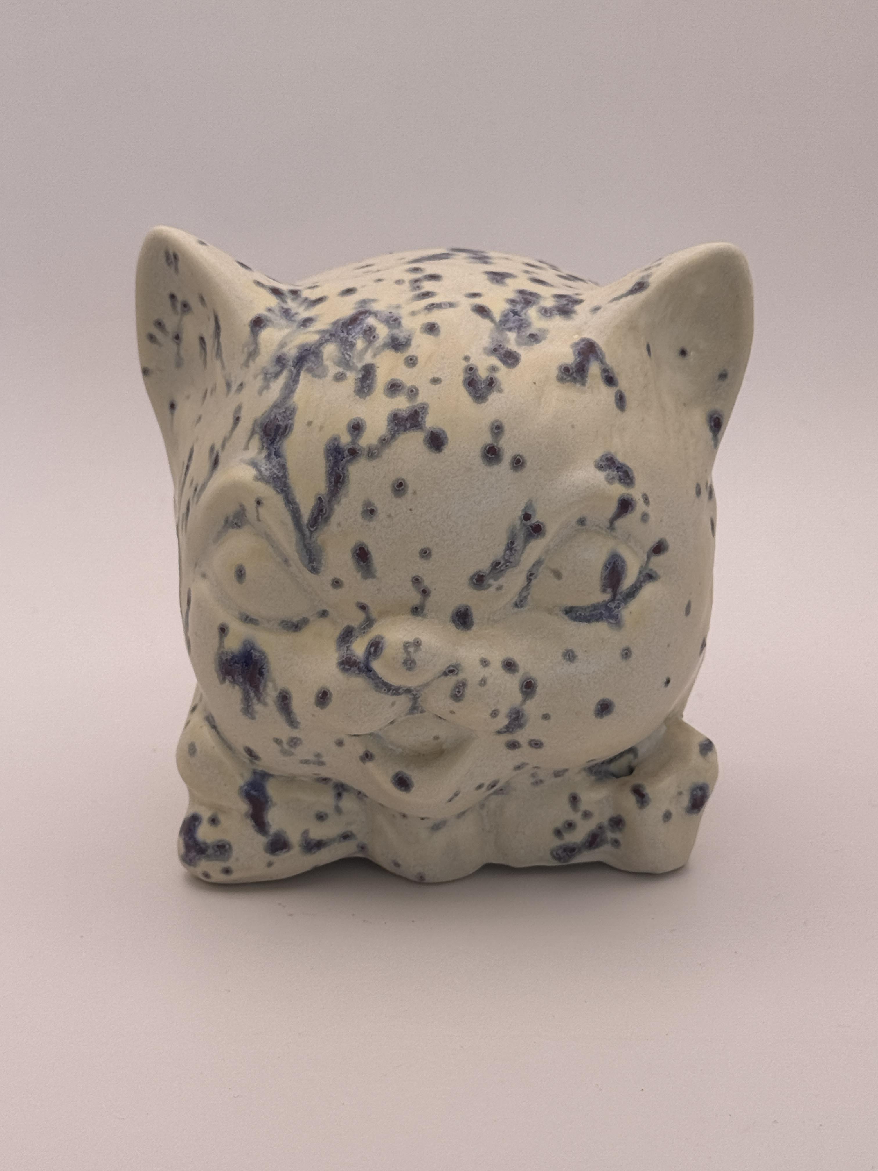 No. 23 · Cat Head