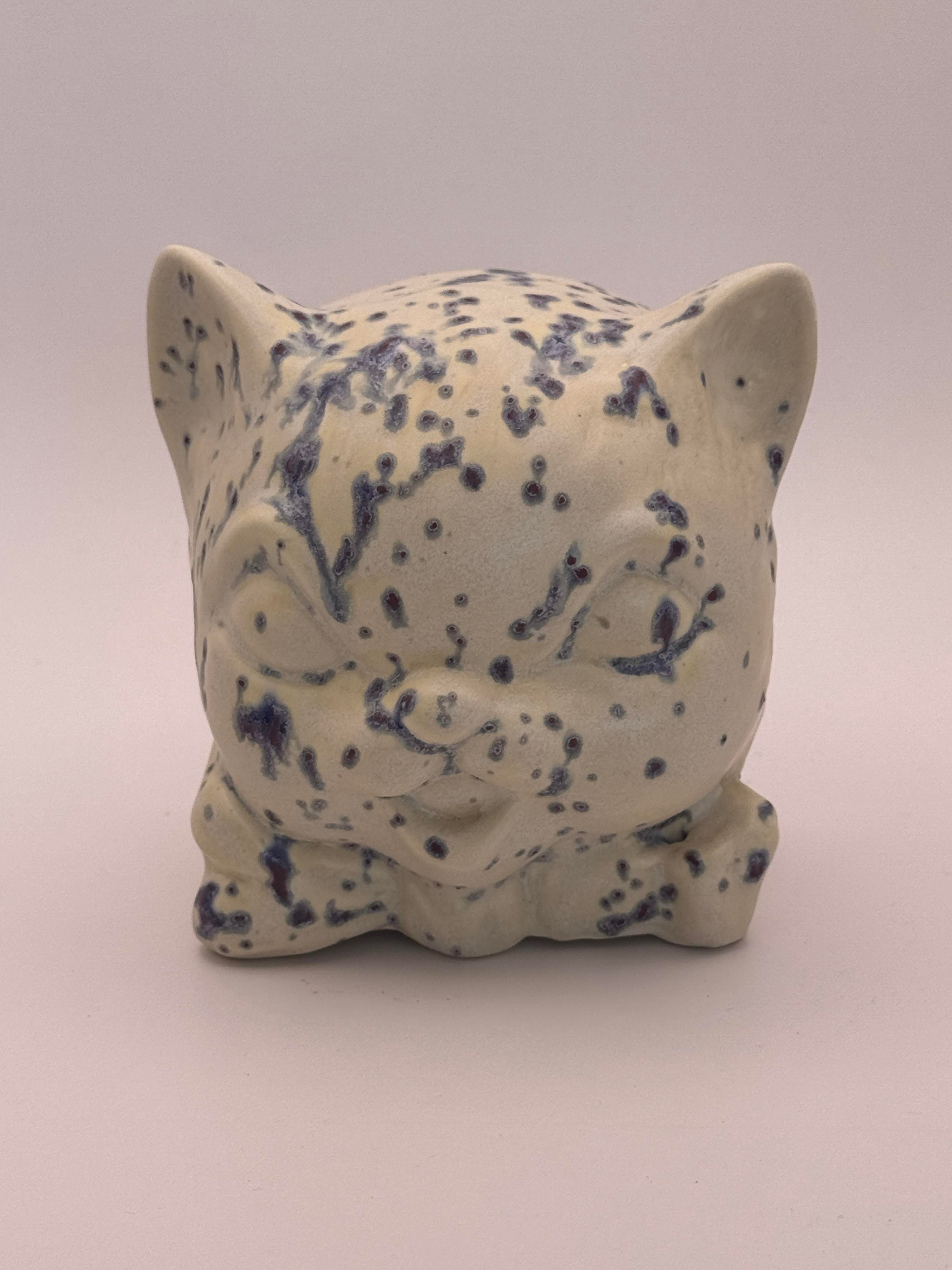 No. 23 · Cat Head